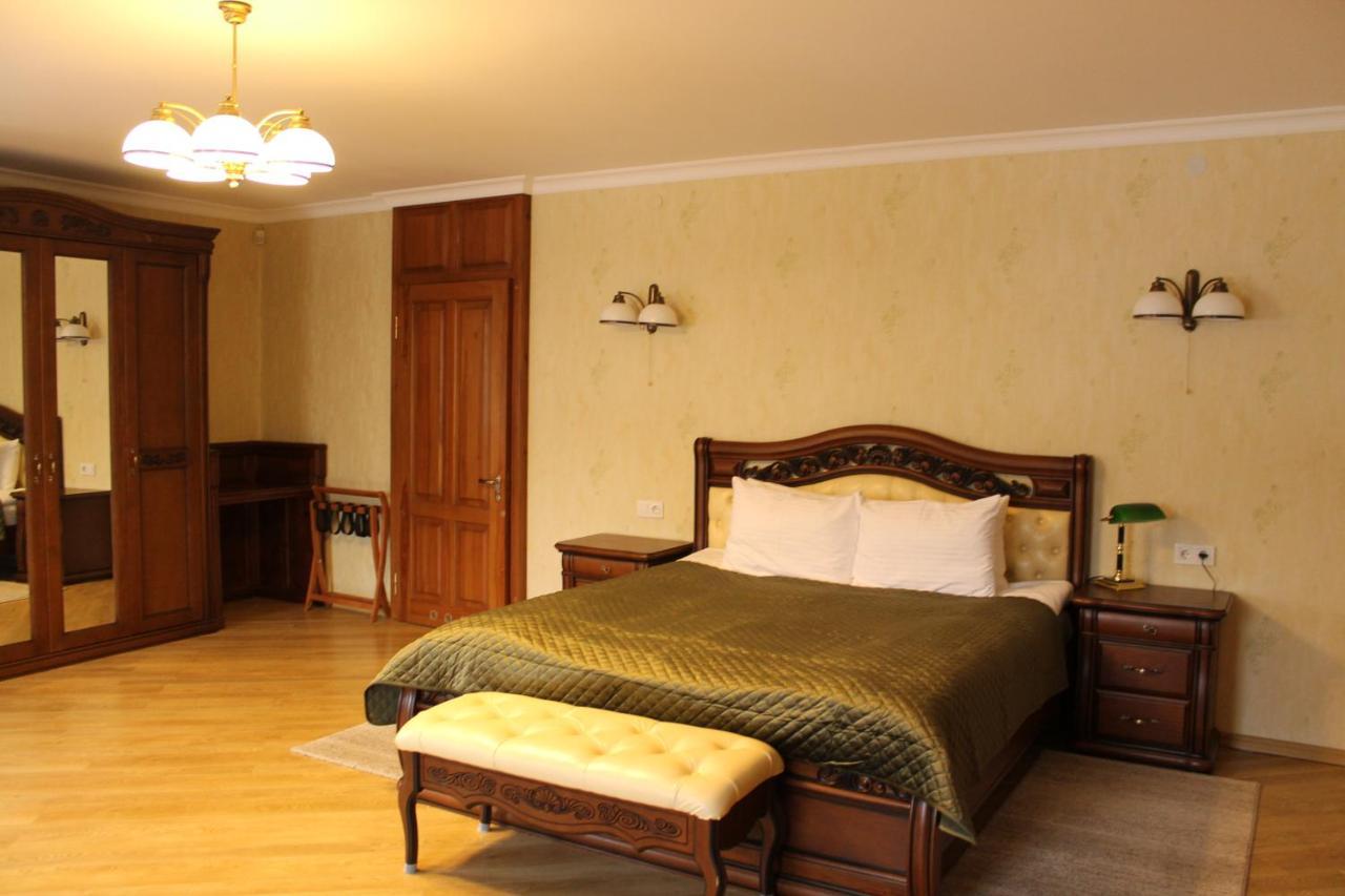 Hotel Spadok à Kamianets-Podilsky Extérieur photo