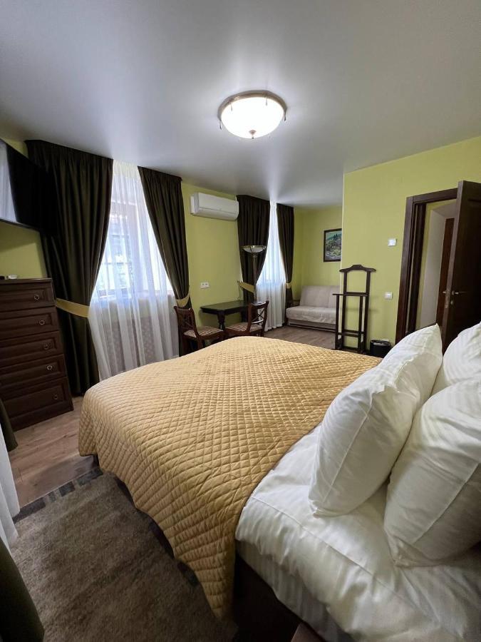 Hotel Spadok à Kamianets-Podilsky Extérieur photo