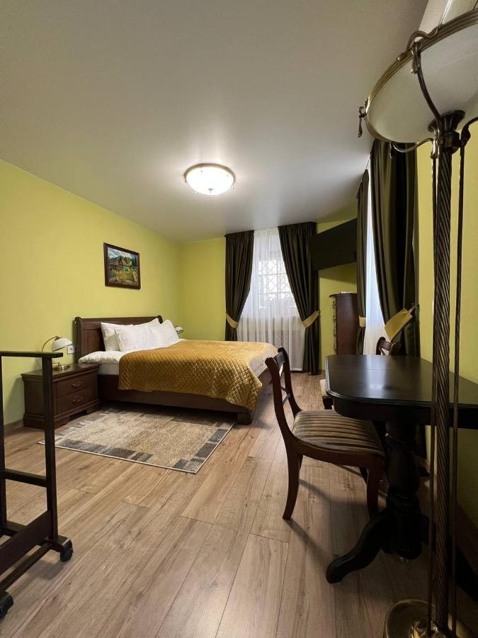 Hotel Spadok à Kamianets-Podilsky Extérieur photo