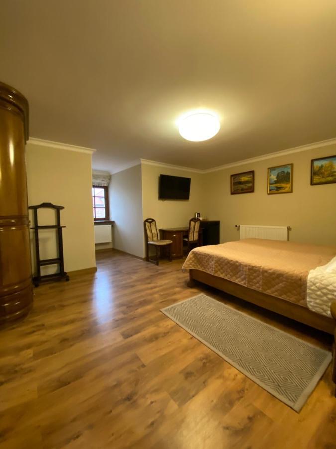 Hotel Spadok à Kamianets-Podilsky Extérieur photo