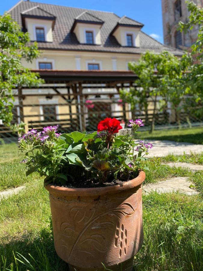 Hotel Spadok à Kamianets-Podilsky Extérieur photo