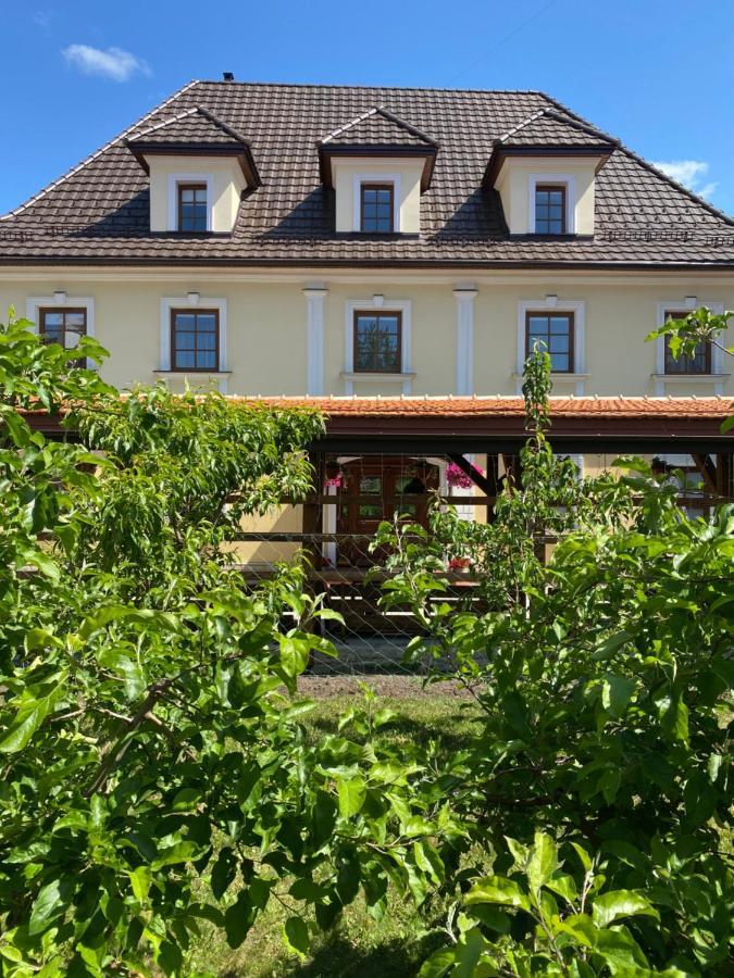 Hotel Spadok à Kamianets-Podilsky Extérieur photo